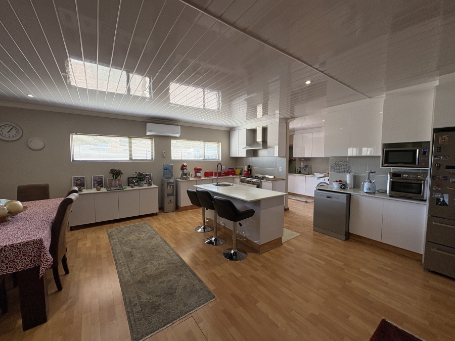 4 Bedroom Property for Sale in Darling Western Cape